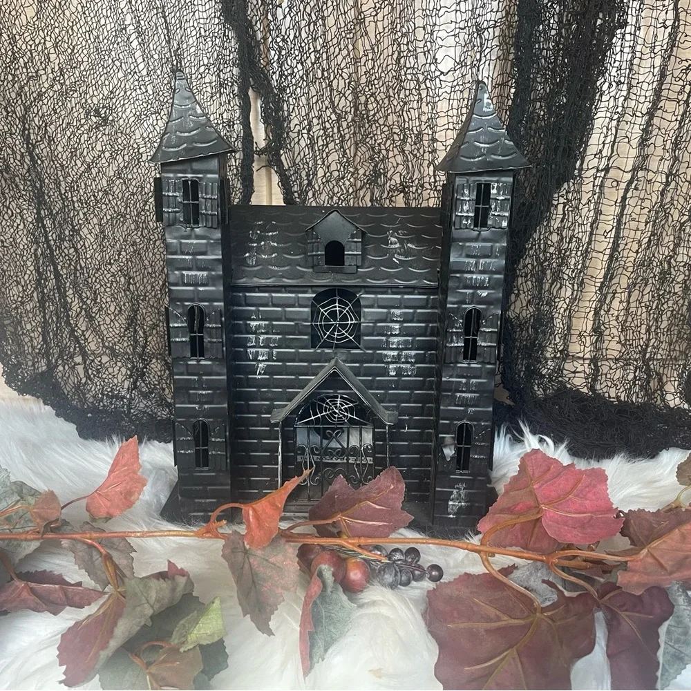 Rare VTG Halloween 2006 Target Medium Tin Haunted House